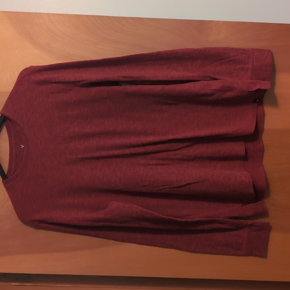 Men's American Eagle long sleeve, tshirt/sweater. Red, large.